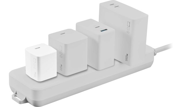 Insignia 30W USB-C Wall Charger Fast Compact Foldable Plug-8